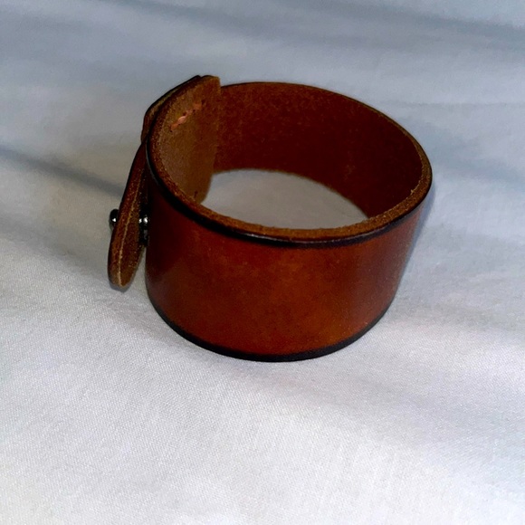 Plunder Leather Cuff - Picture 1 of 3
